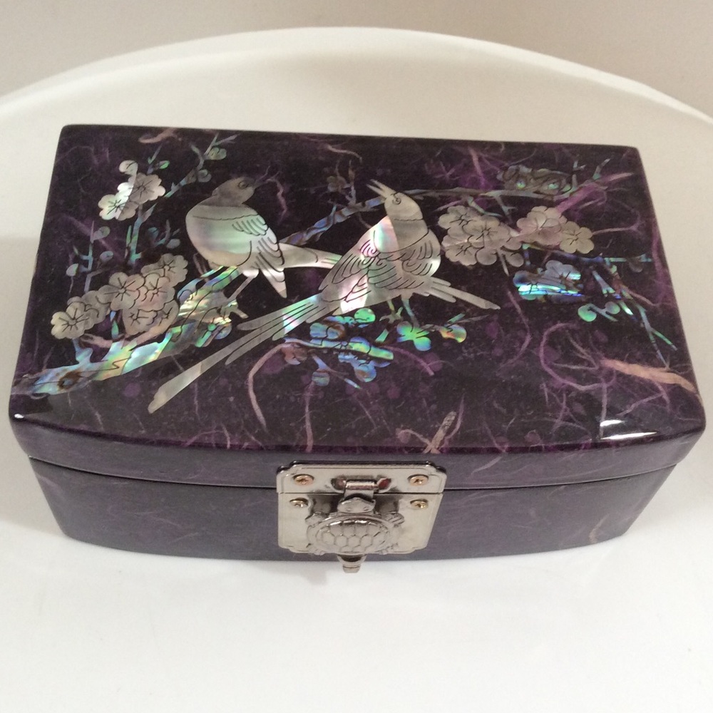 Lacquerware abalone/mother of pearl ring box